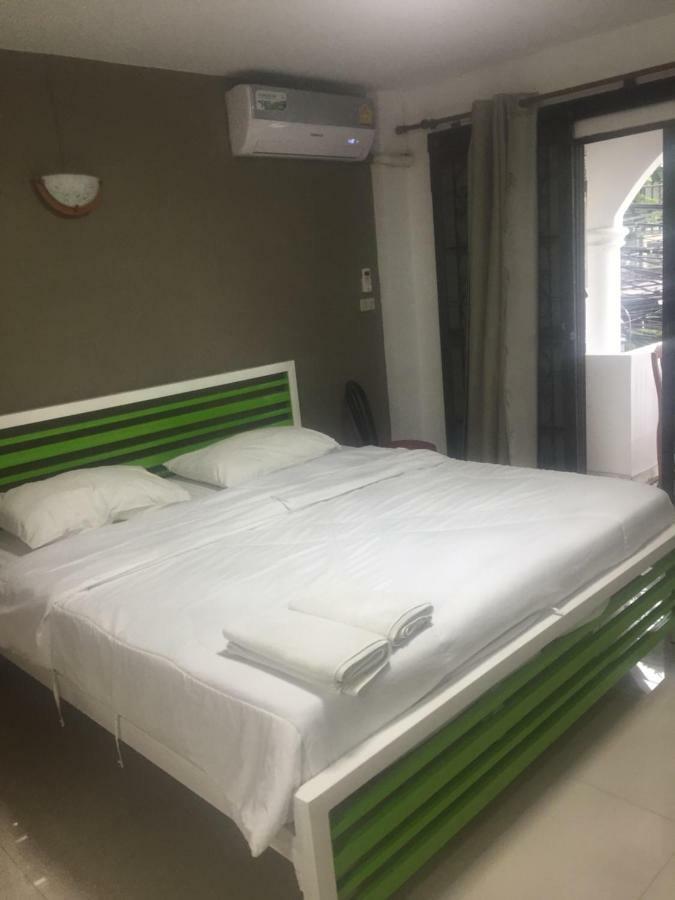 Escobar Guesthouse Jomtien Exterior foto