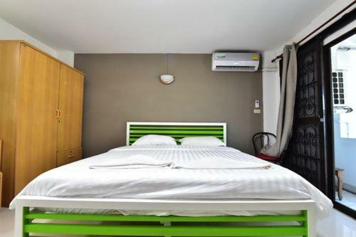Escobar Guesthouse Jomtien Exterior foto