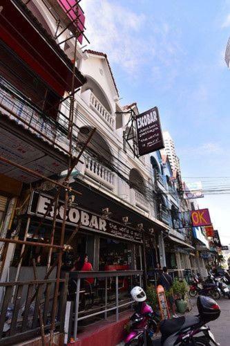 Escobar Guesthouse Jomtien Exterior foto