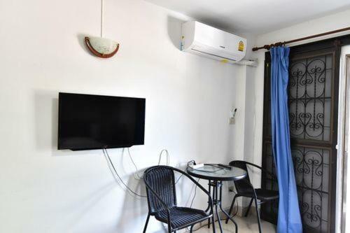 Escobar Guesthouse Jomtien Exterior foto